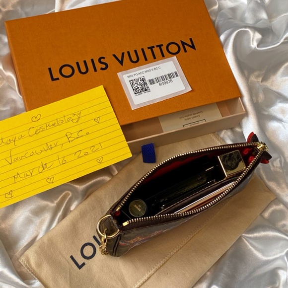 ✈️SOLD✈️💝👠Authentic 2020 France LIMITED EDITION Pochette - Picture 3 of 9